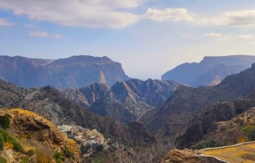 Jebel Shams Full-Day Balcony Walk Tour