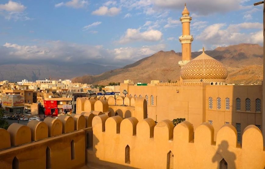 Nizwa & Jebel Shams – 2 Days Tour
